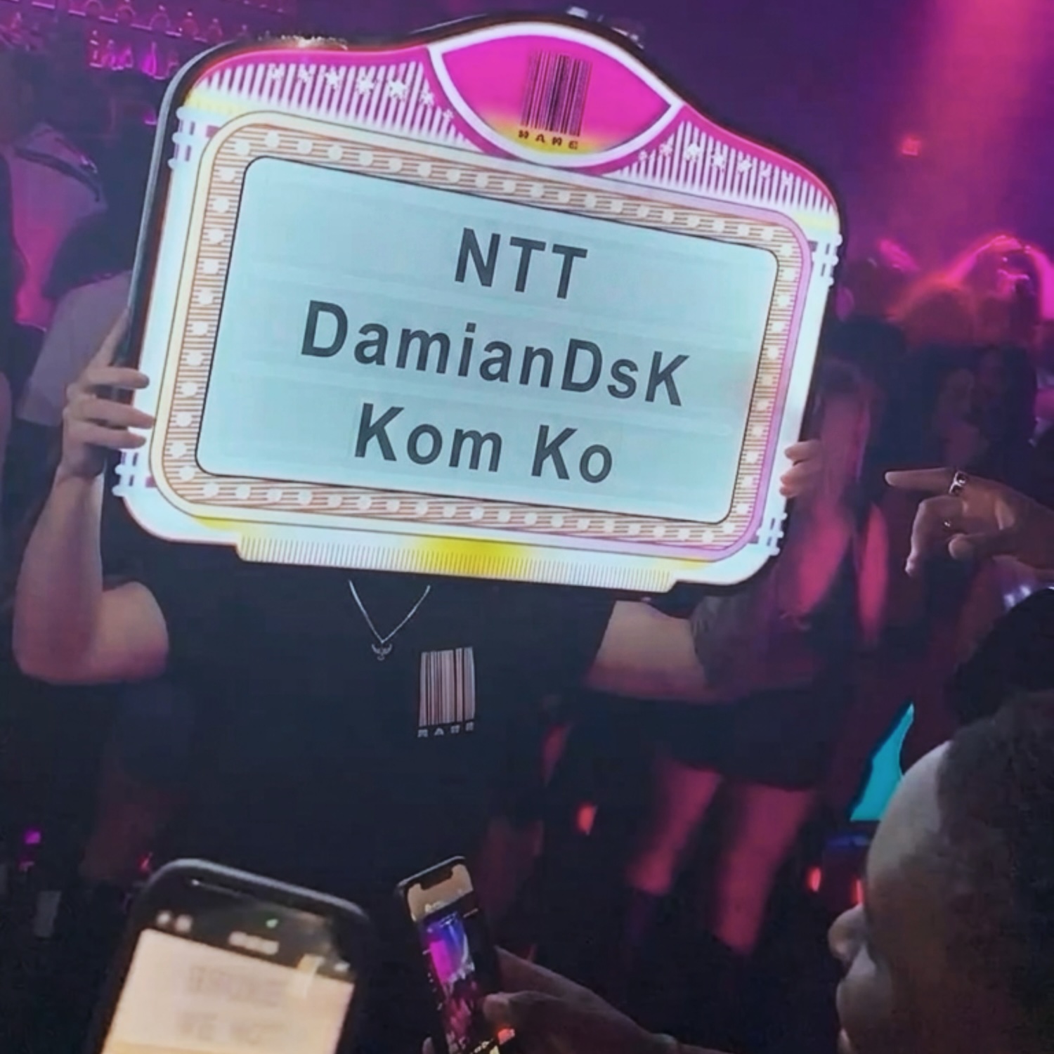 NTT, DamianDsK – Kom Ko